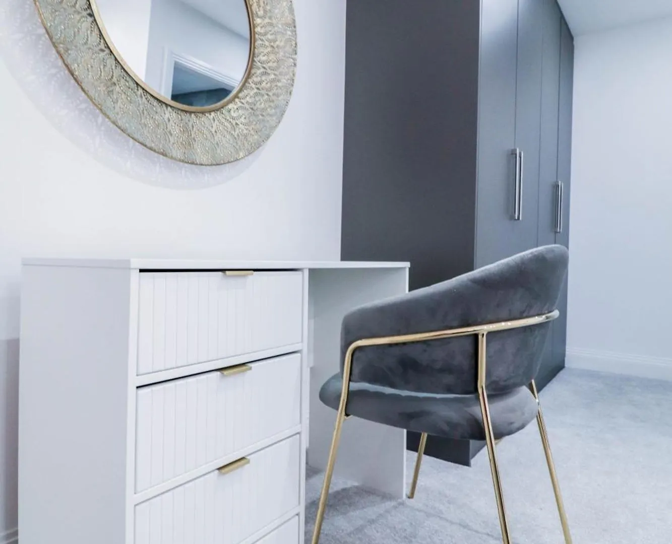 High-End Luxury Apartments - Free Parking And Wifi Included! Staines-upon-Thames 0*,  United Kingdom