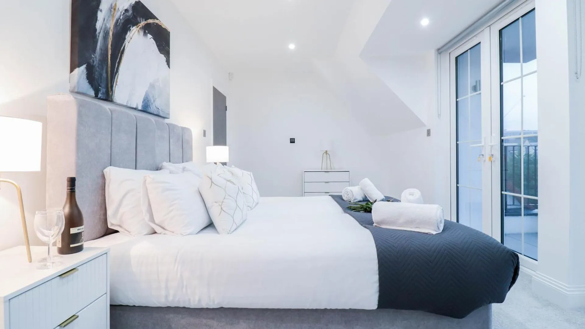 High-End Luxury Apartments - Free Parking And Wifi Included! Staines-upon-Thames 0*,  United Kingdom
